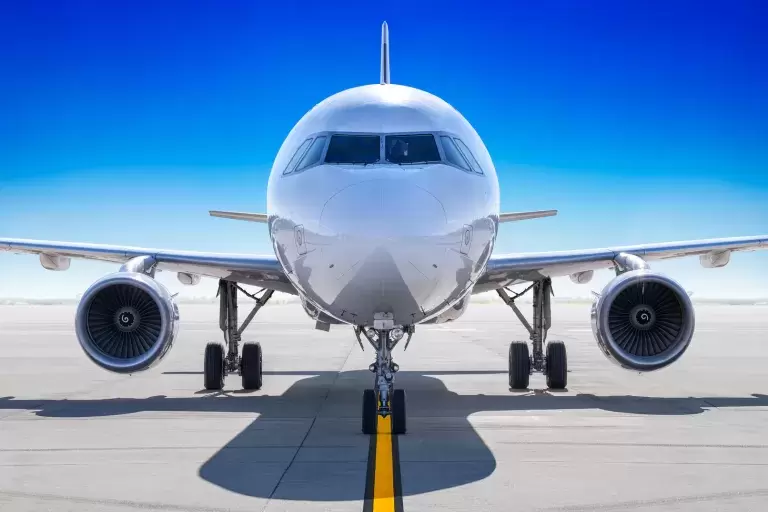 /front%20face%20of%20an%20airplane